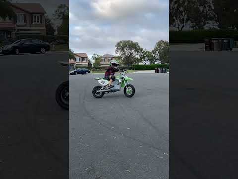 I almost crashed my electric Razor MX500 Dirtbike…